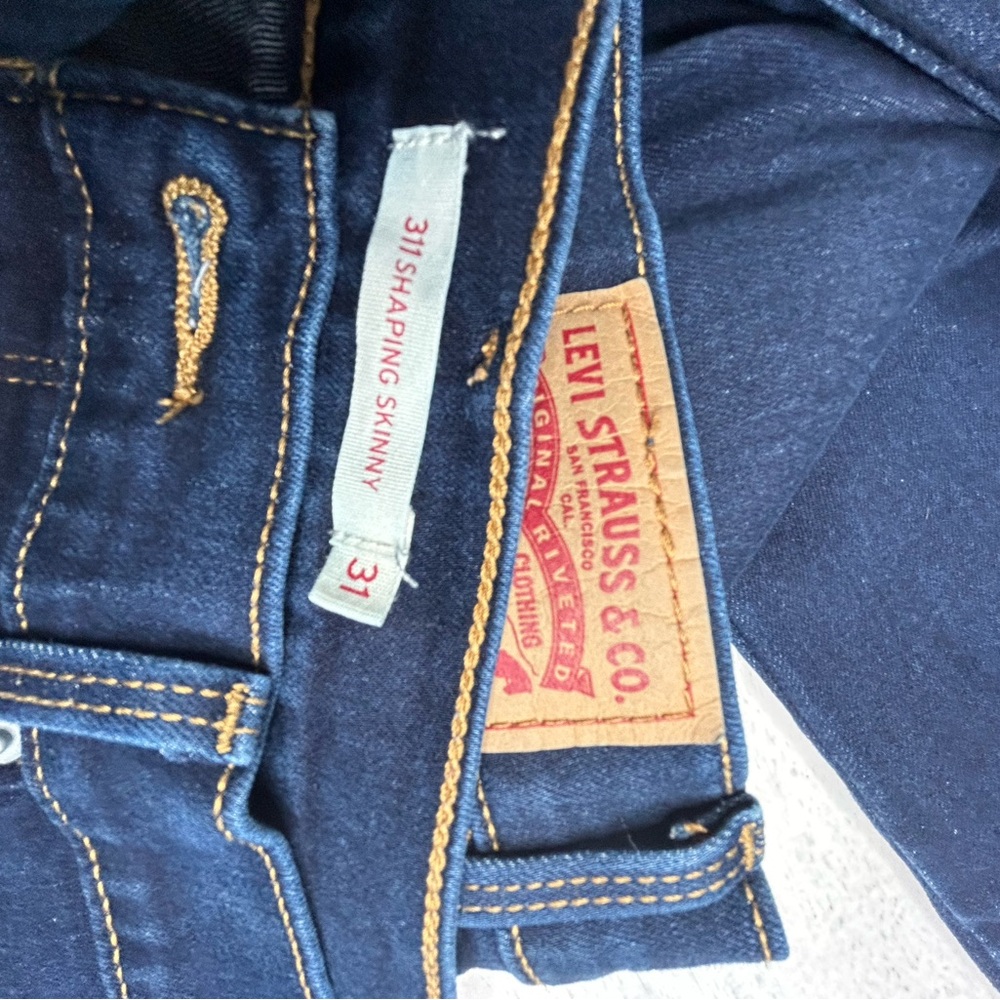 Levi’s 311 Shaping Skinny Jeans, Size 31 (12), EUC